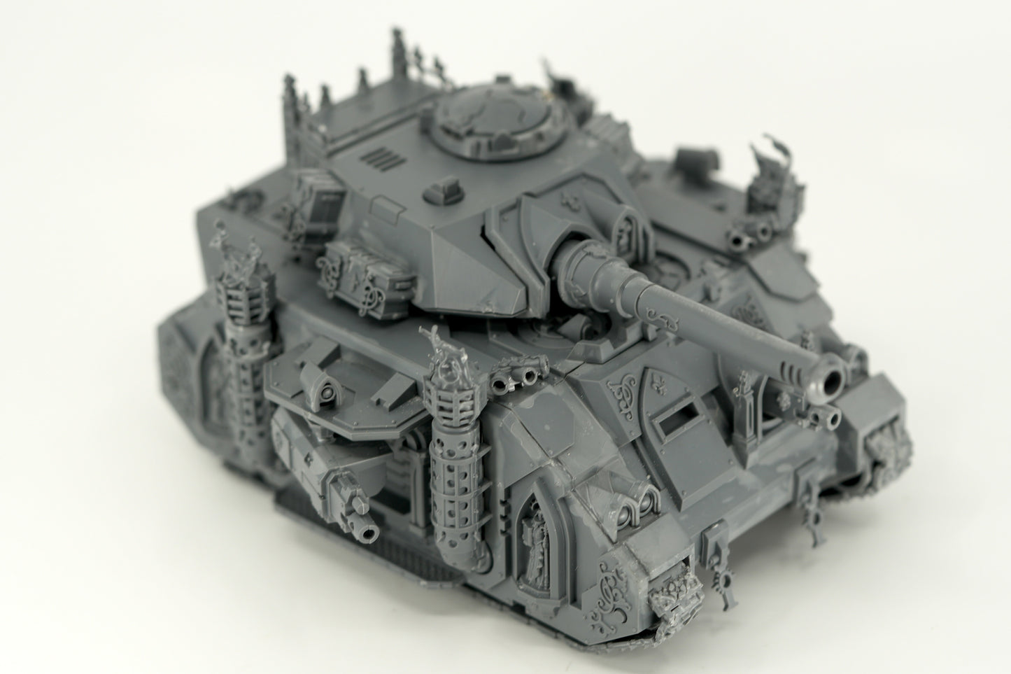 Magnetized Castigator Battle Tank built with the battle cannon turret, Adepta Sororitas