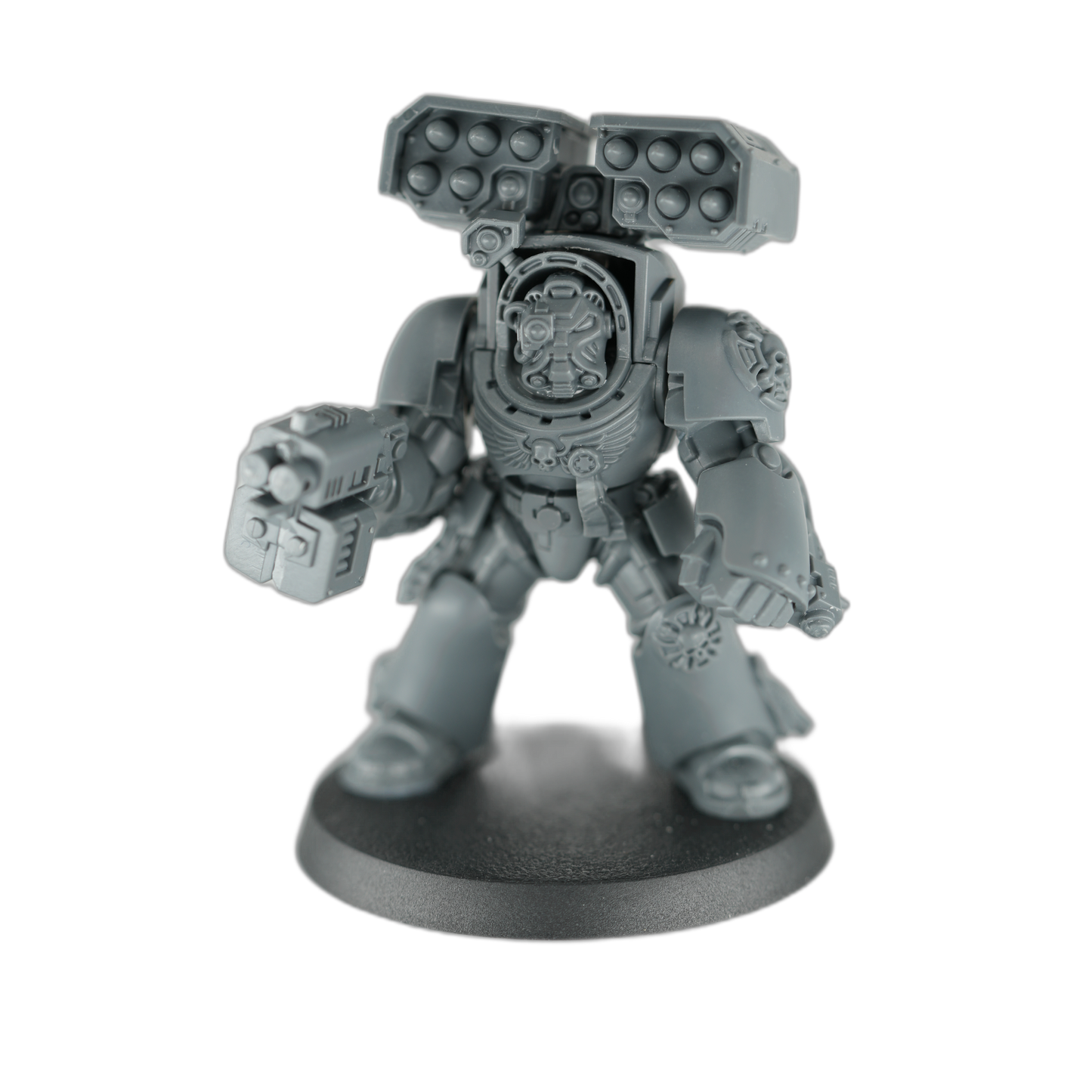 Unpainted Terminator with cyclone missile launcher and storm bolter, magnetized for swaps, on a 40mm base