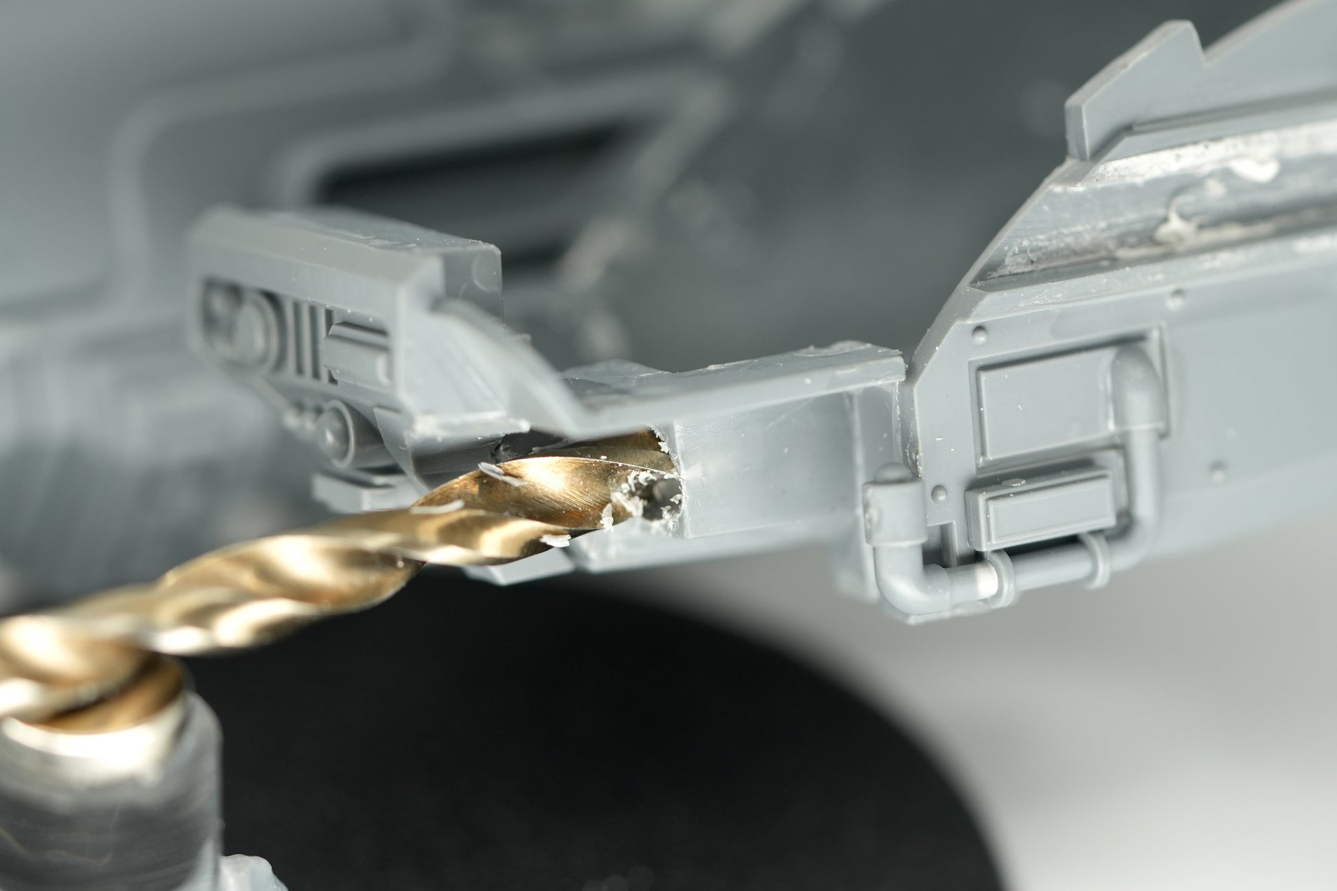 4mm drill bit going through the Pallas Grav-attack hull weapon connection point