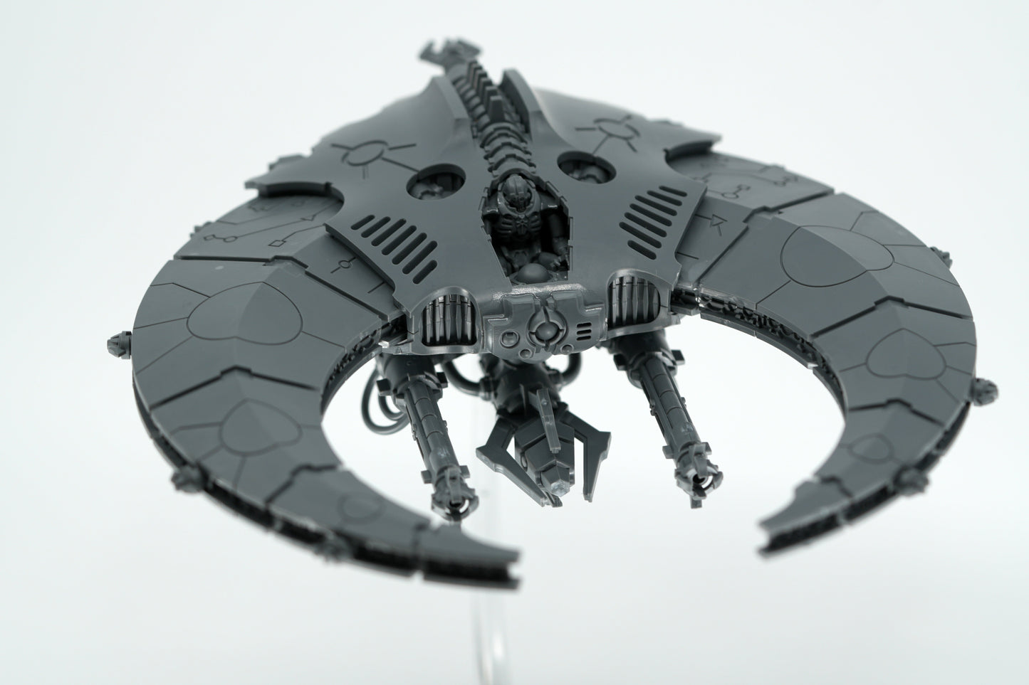 Magnetized Necron Doom Scythe with the death ray weapon on its flight stand