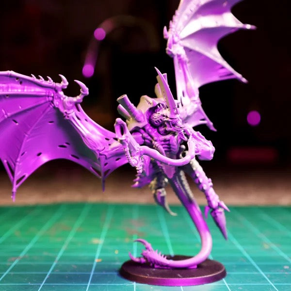 Tyranid Hive Tyrant magnetized weapon options - Warhammer 40k magnetization kit by Magnet Baron