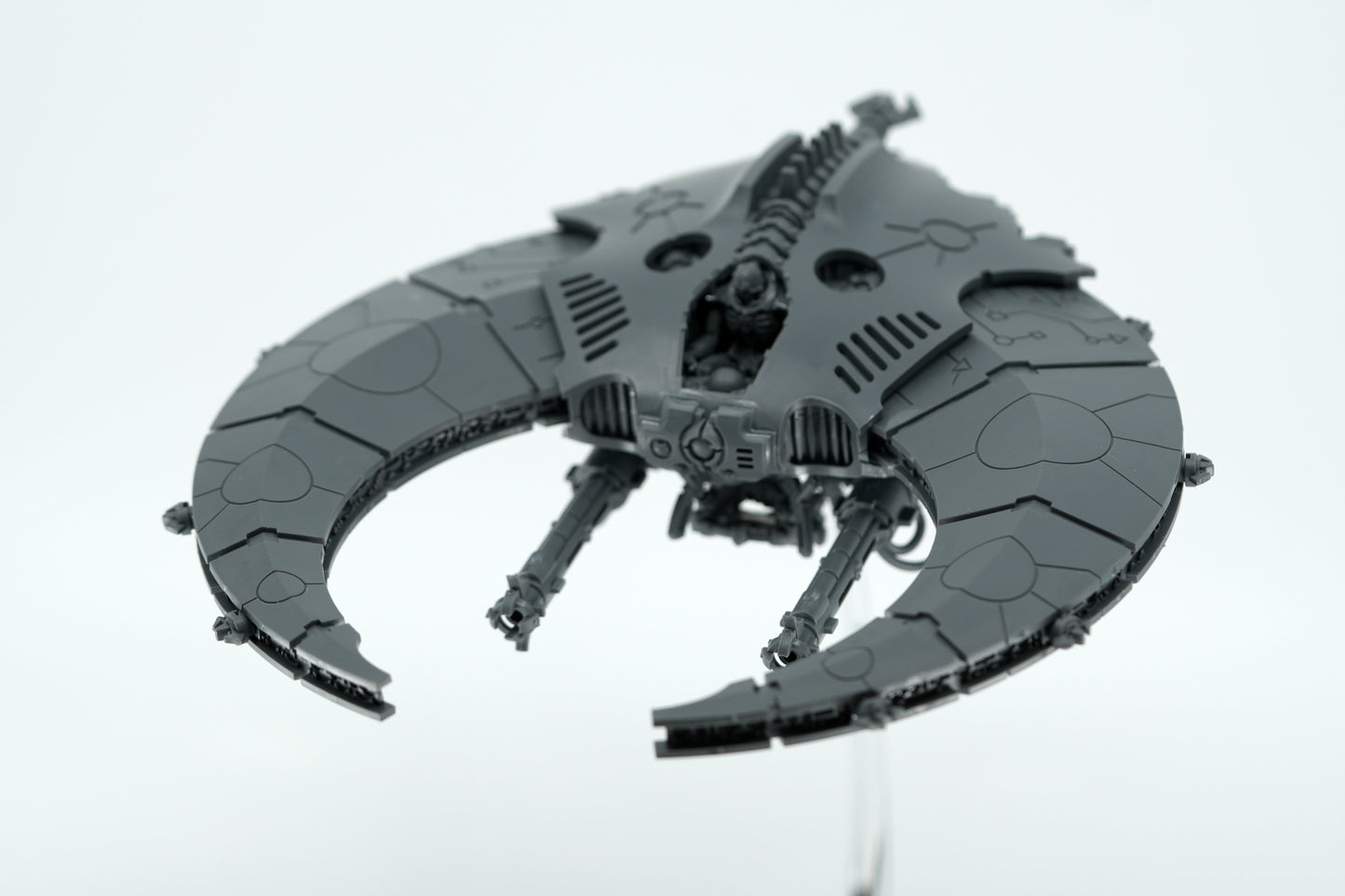 Magnetized Necron Night Scythe with the transport portal on its flight stand