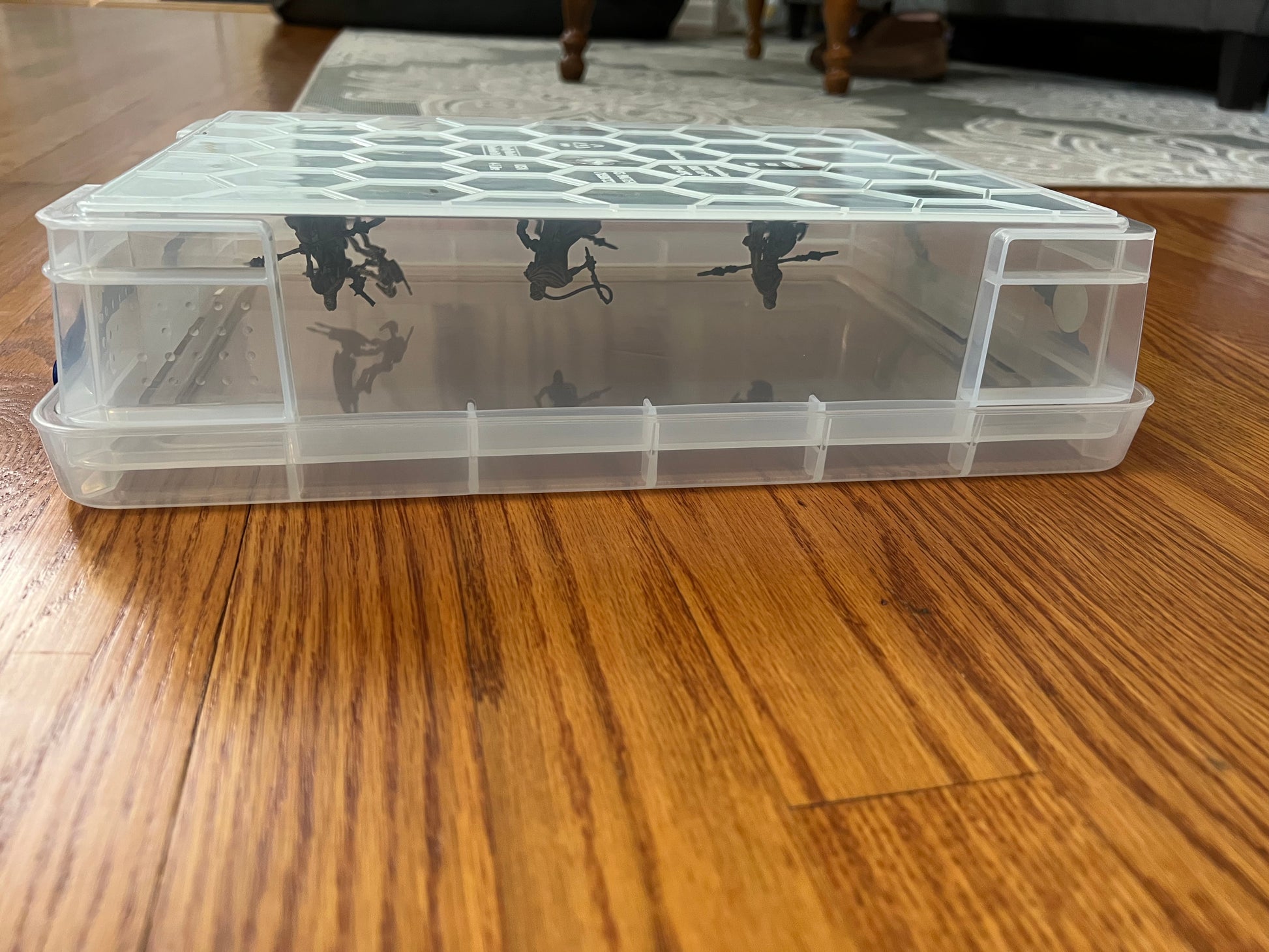 PSA: KR (KaiserRushforth) Multicase bags are the perfect fit for Really  Useful Boxes for those who use the magnetised bases and magnetic  sheet-glued-to-box method for miniature storage (more details in comment  section). 